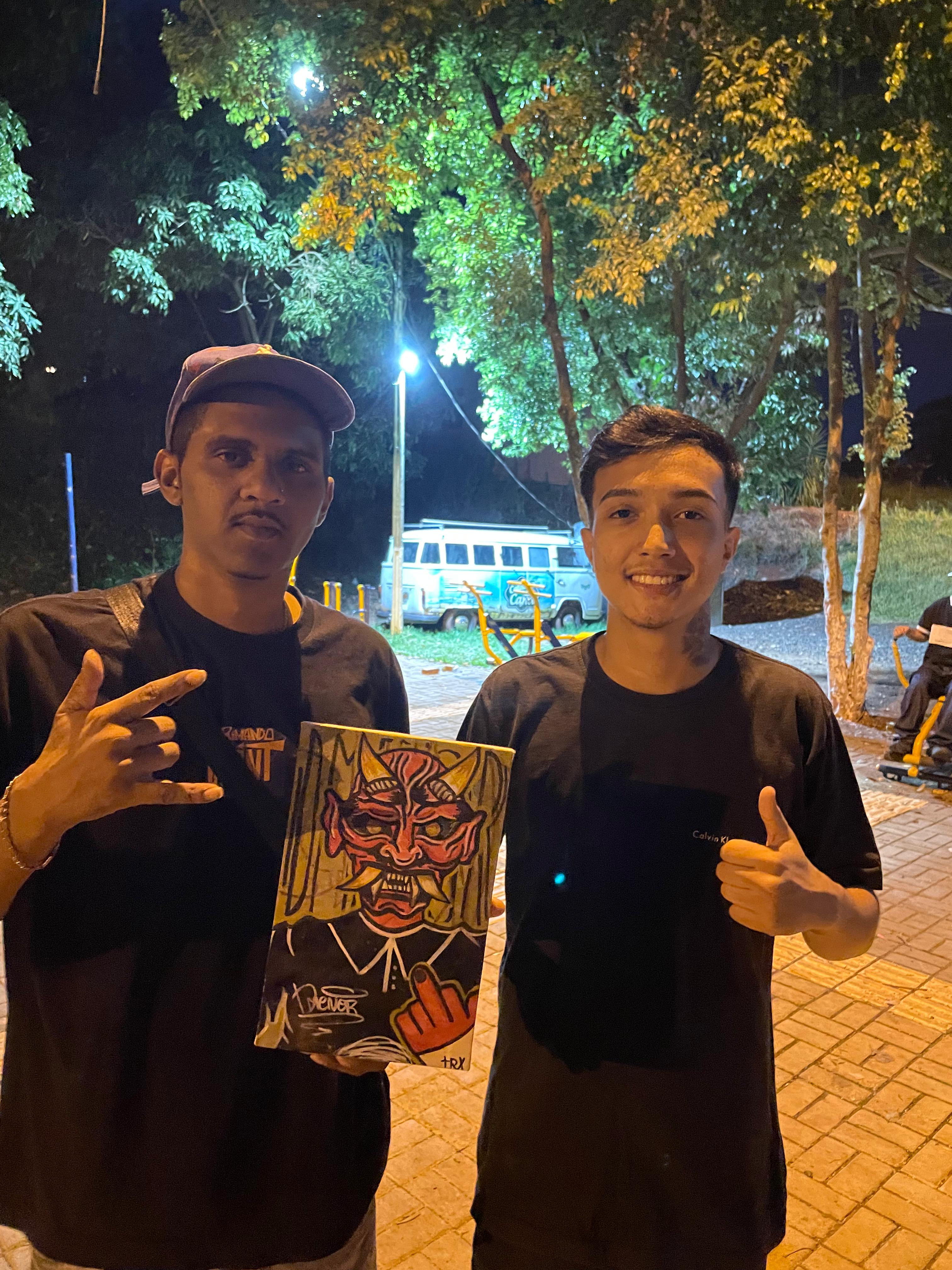 BATALHA DA RESISTENCIA MARCA MAIS UMA QUARTA FEIRA E GUTO MC SE CONSAGRA COMO CAMPEÃO SENDO PREMIADO COM A FOLHINHA FEITA POR DMENOR MC.